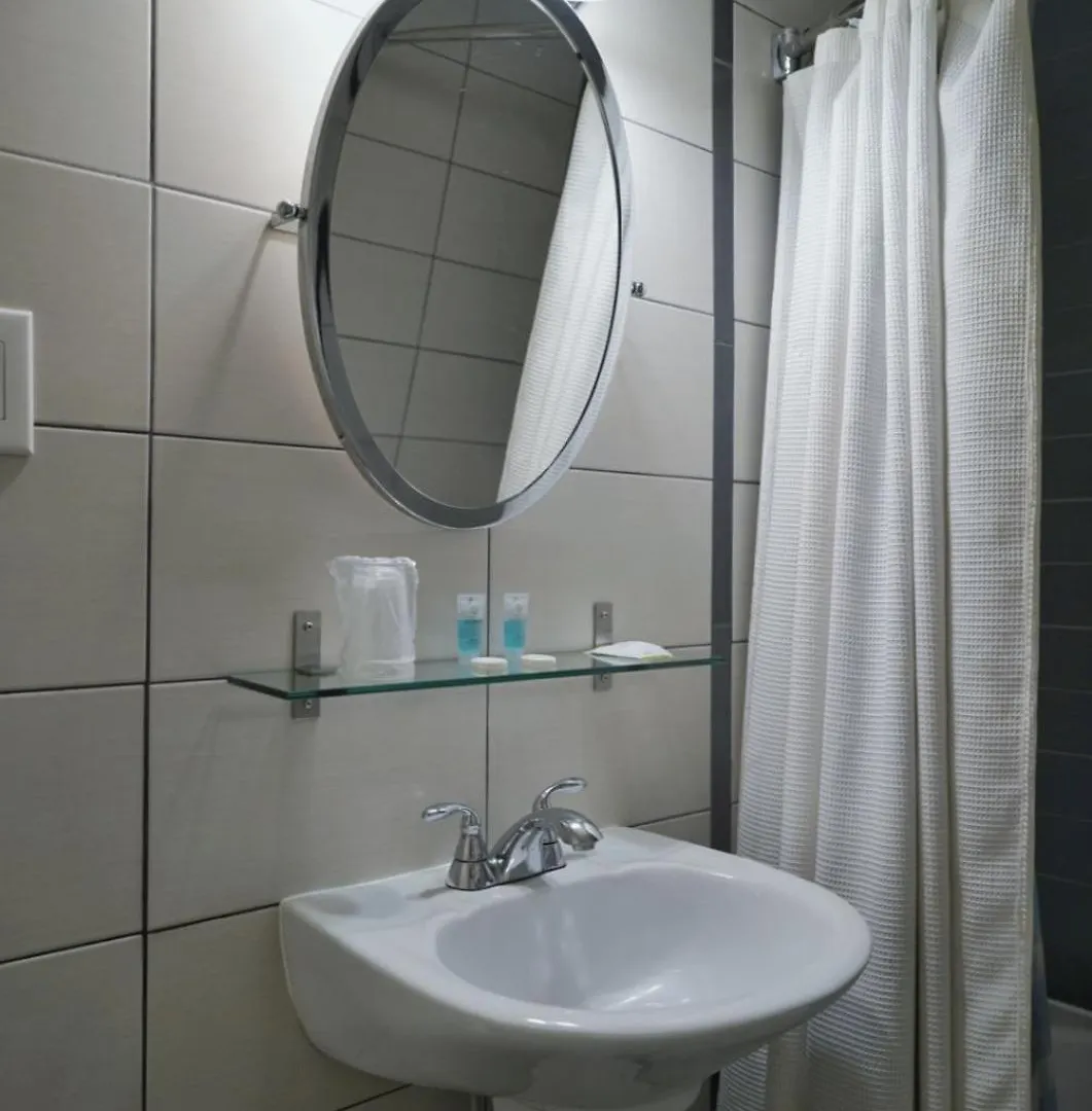 Hotel Le Mirage Saint-Basile-le-Grand 3*,
